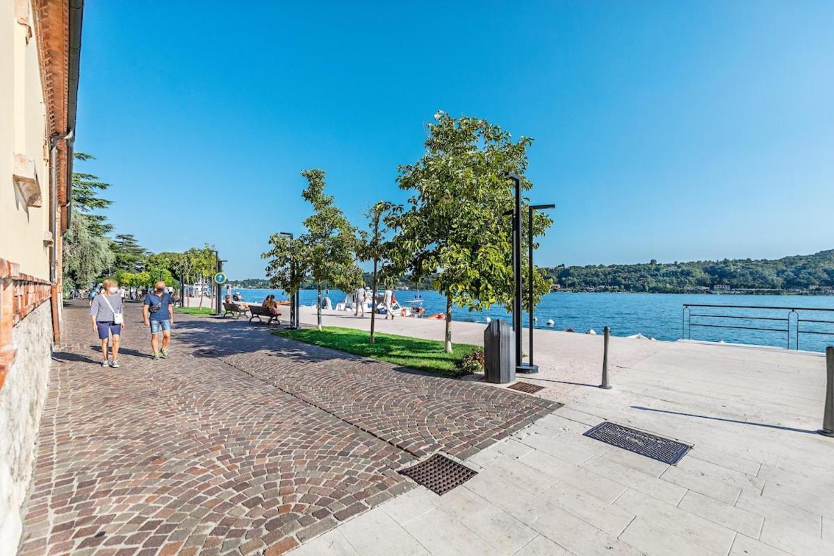 Il Lago Apartments By Wonderful Italy Salò Exteriör bild